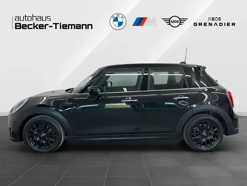 Second-hand Mini Cooper 136 CP (100 kW) 2023 Negru Hatchback