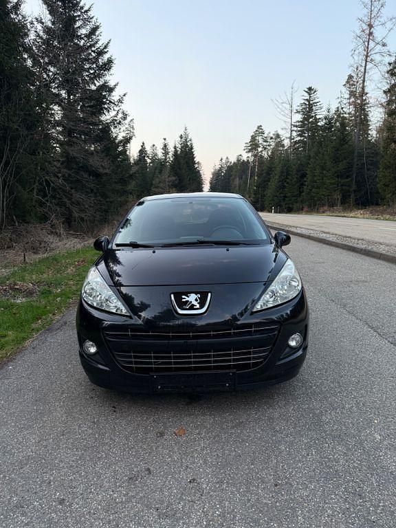 Gebraucht Peugeot 207 Premium 156 PS (114 kW) 2010 Schwarz Limousine