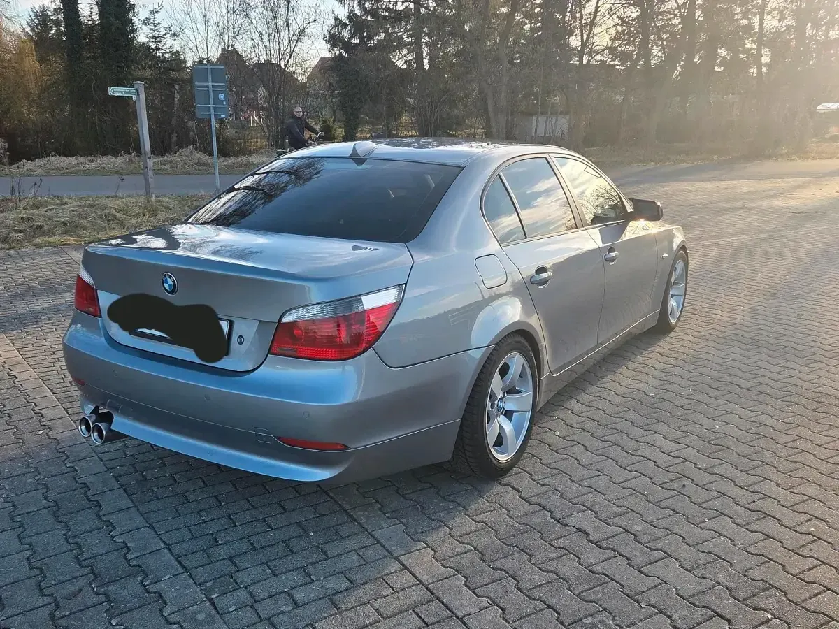 Gebraucht BMW 545 333 PS (244 kW) 2004 Grau Limousine