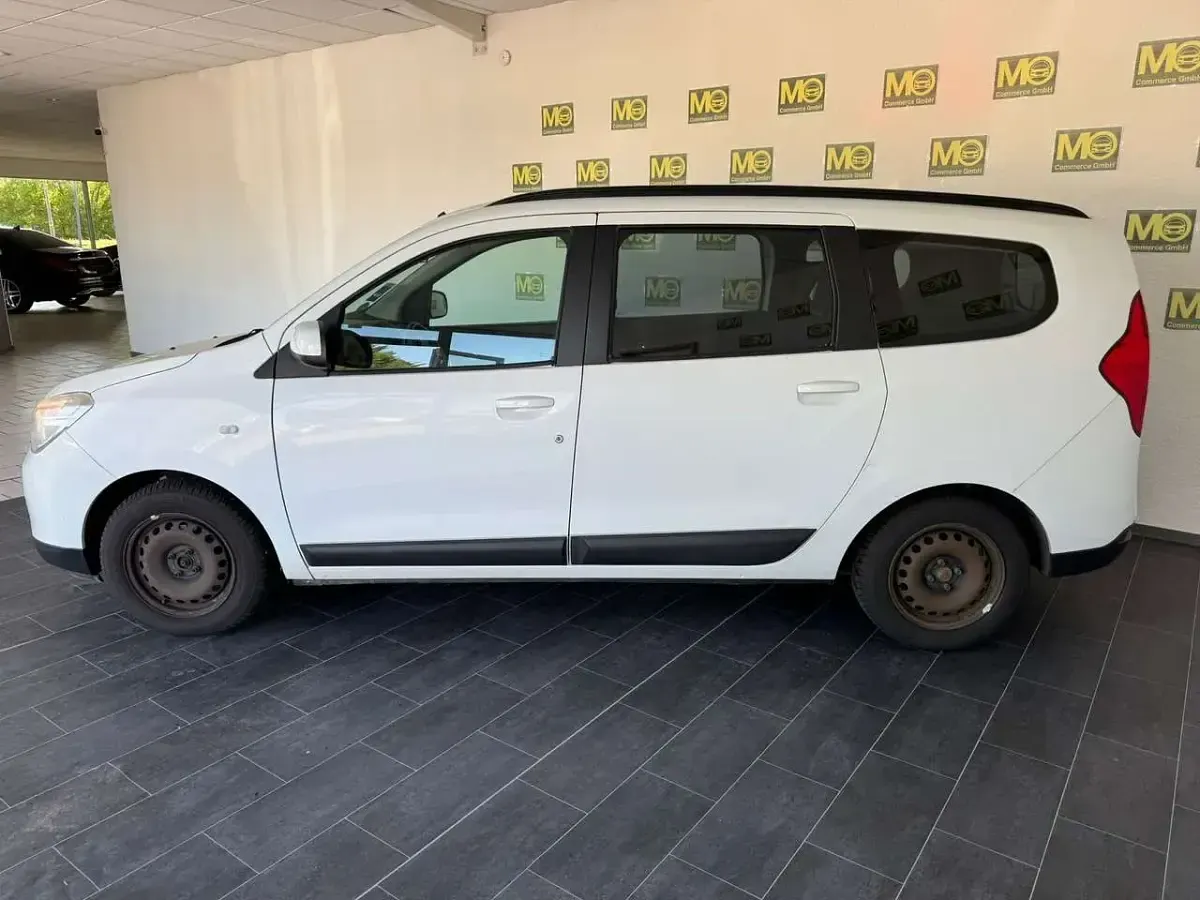 Gebraucht Dacia Lodgy Lauréate 83 PS (61 kW) 2013 Gletscherweiss Van / Kleinbus