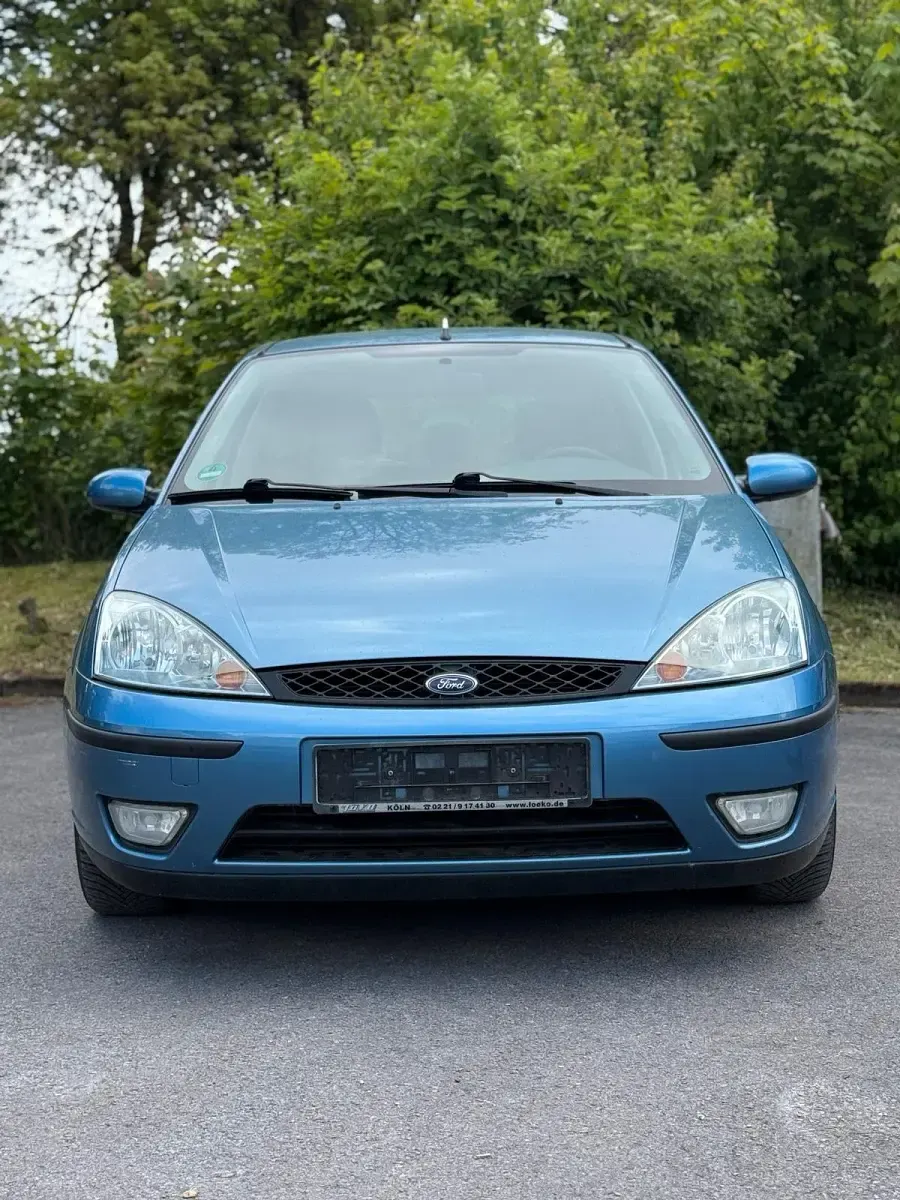 Gebraucht Ford Focus 101 PS (74 kW) 2002 Blau Kleinwagen