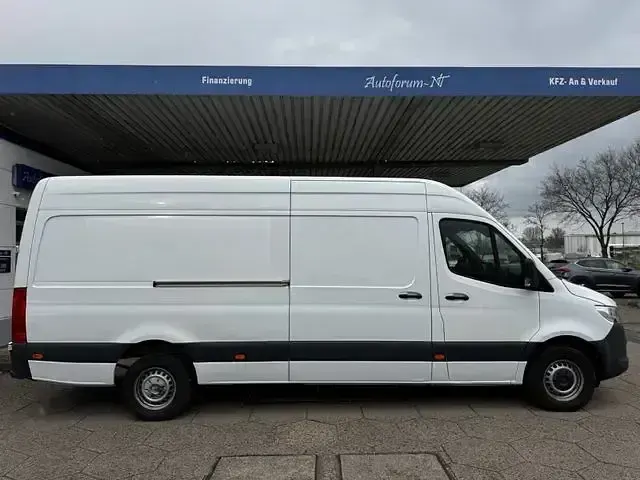 Używany Mercedes Sprinter 170 KM (125 kW) 2022 Biały Van
