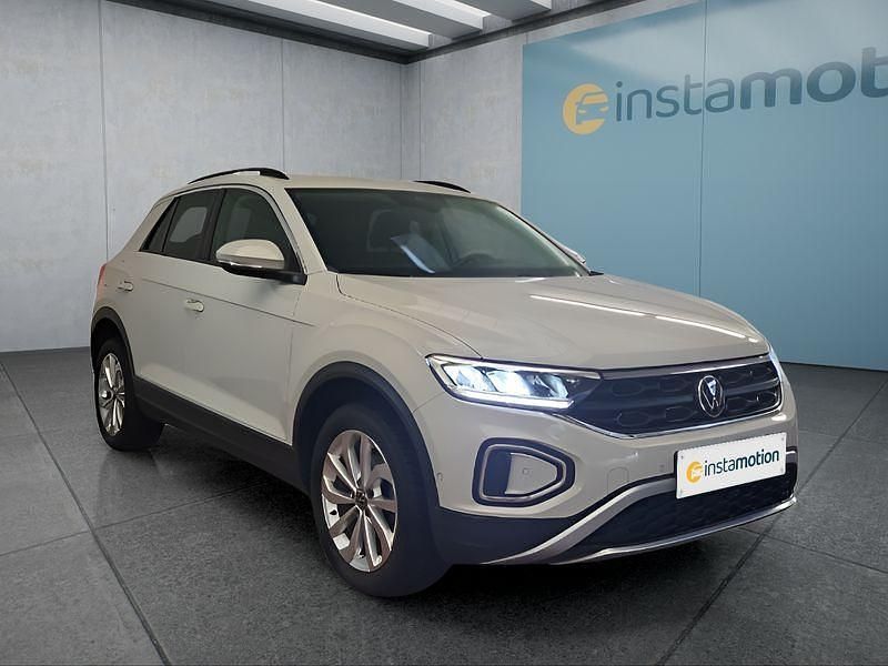 Second-hand VW T-Roc Life 150 CP (110 kW) 2023 Gri SUV