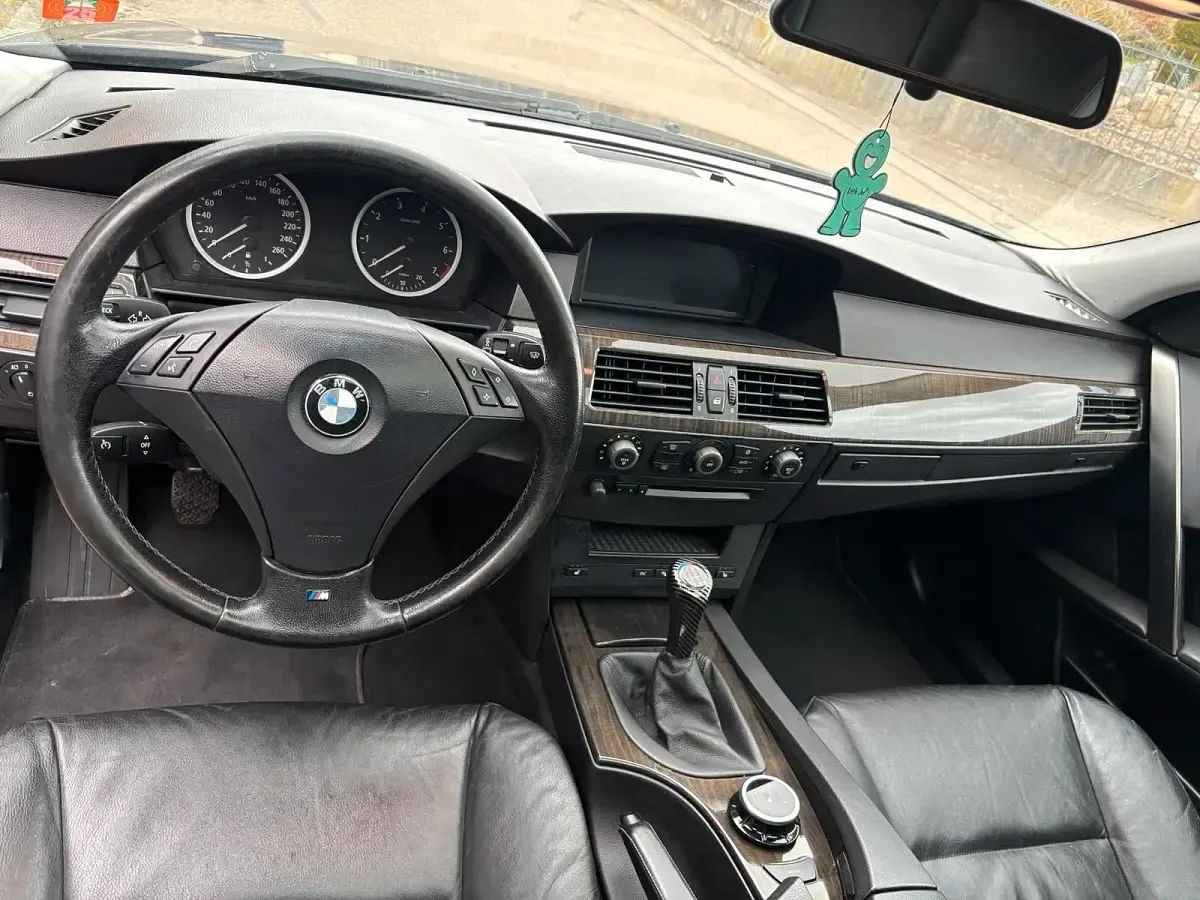 Second-hand BMW 520 170 CP (125 kW) 2004 Albastru Berlinǎ