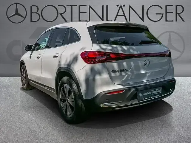 Gebraucht Mercedes EQA250+ Advanced 150 kW (204 PS) 2025 Weiß SUV