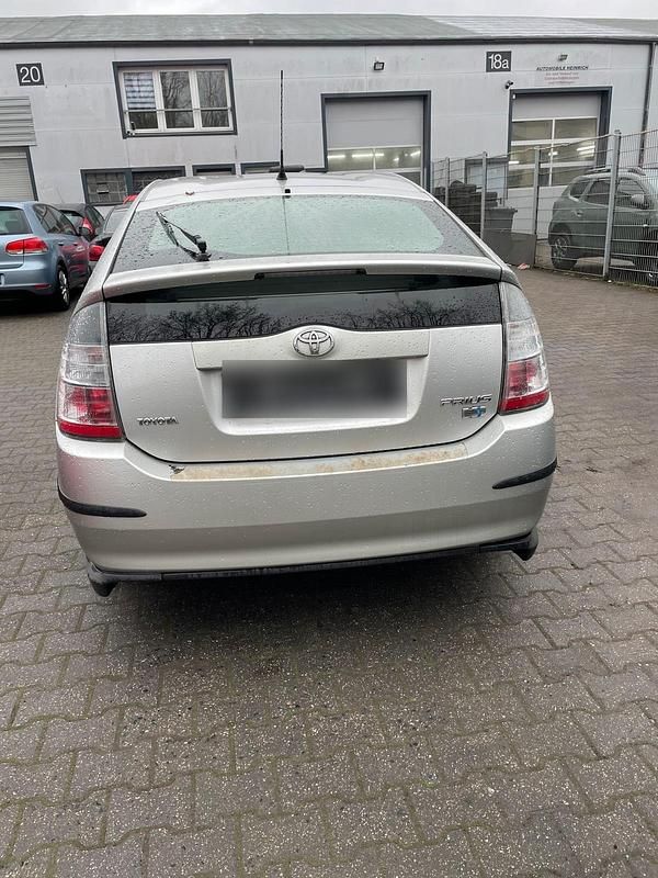 Gebraucht Toyota Prius 77 PS (56 kW) 2004 Grau Kleinwagen
