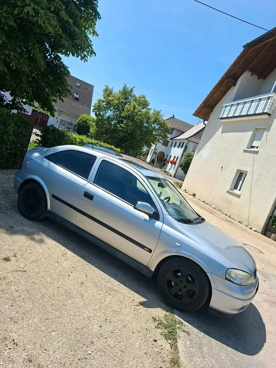 Gebraucht Opel Astra 100 PS (73 kW) 1999 Silber Limousine