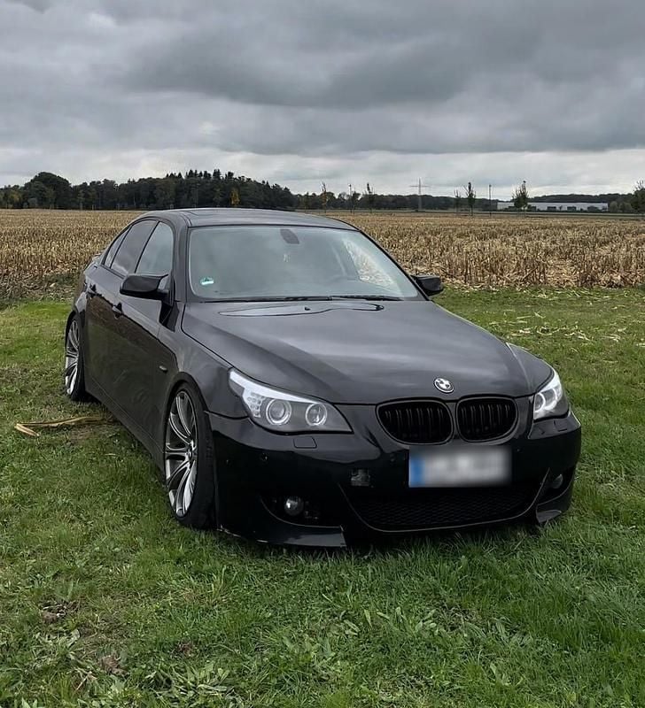Schwarz Gebraucht 2005 BMW 545 Limousine | 5.000 € (Guter Preis) - Bild 1/4