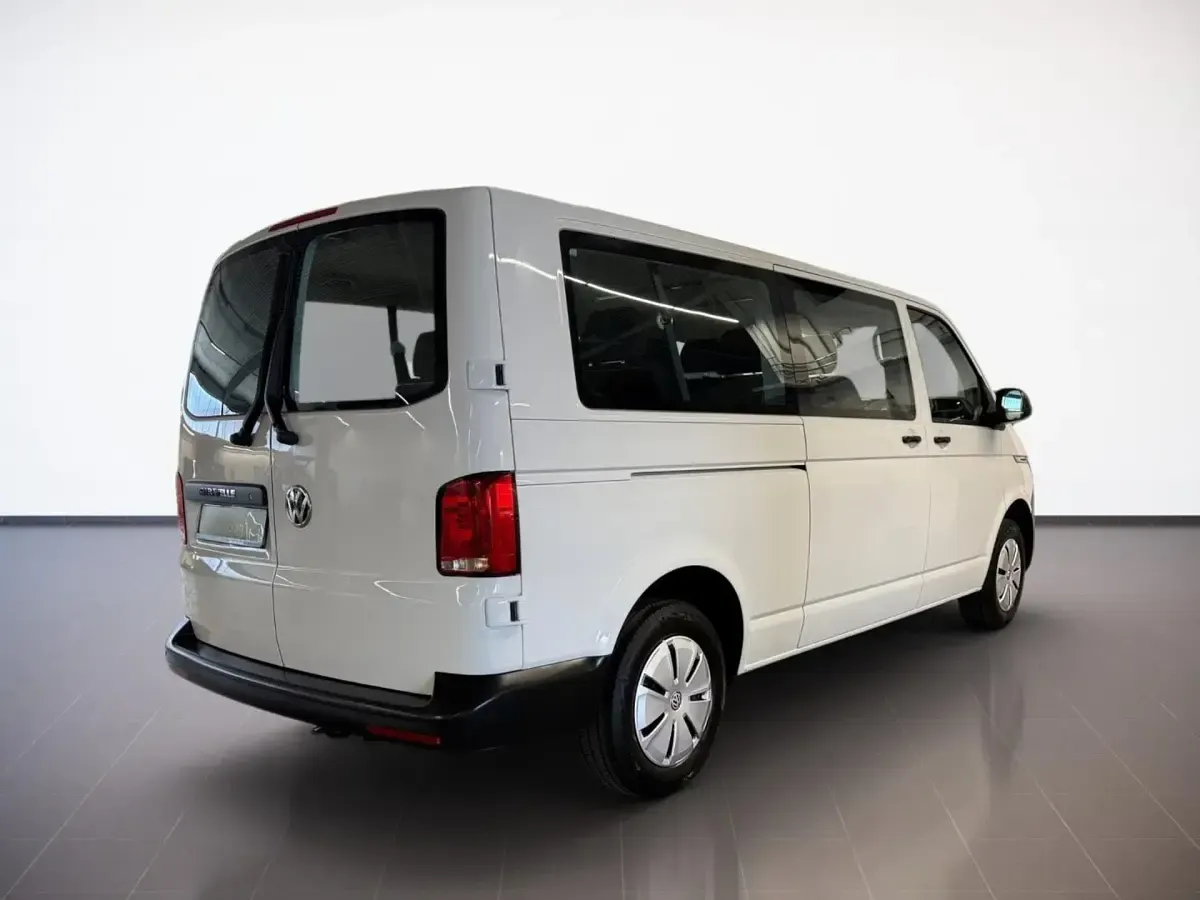 Gebraucht VW Caravelle Trendline 150 PS (110 kW) 2022 Weiss Van
