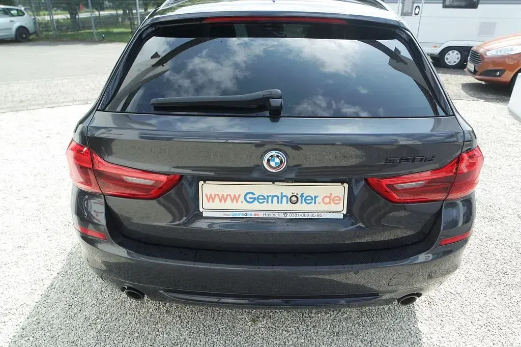 Gebraucht BMW 520 Sport Line 190 PS (139 kW) 2018 Grau Kombi