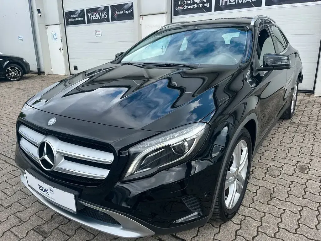 Gebraucht Mercedes GLA180 122 PS (89 kW) 2016 Schwarz SUV