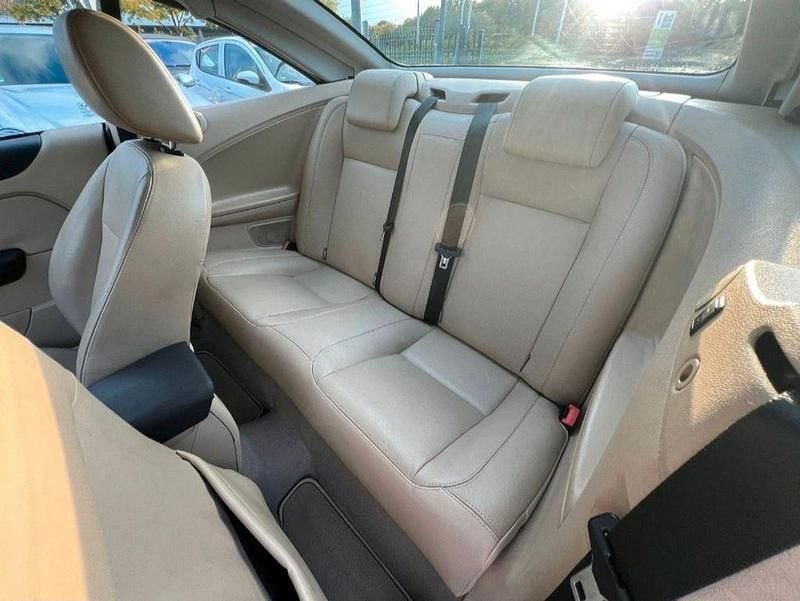 Braun Gebraucht 2008 Ford Focus Cabriolet Titanium Cabrio | 3.500 € (Guter Preis) - Bild 1/4