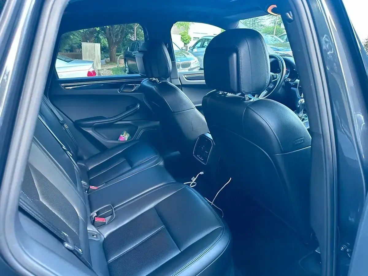 Gebraucht Porsche Macan S 258 PS (189 kW) 2017 Grau SUV