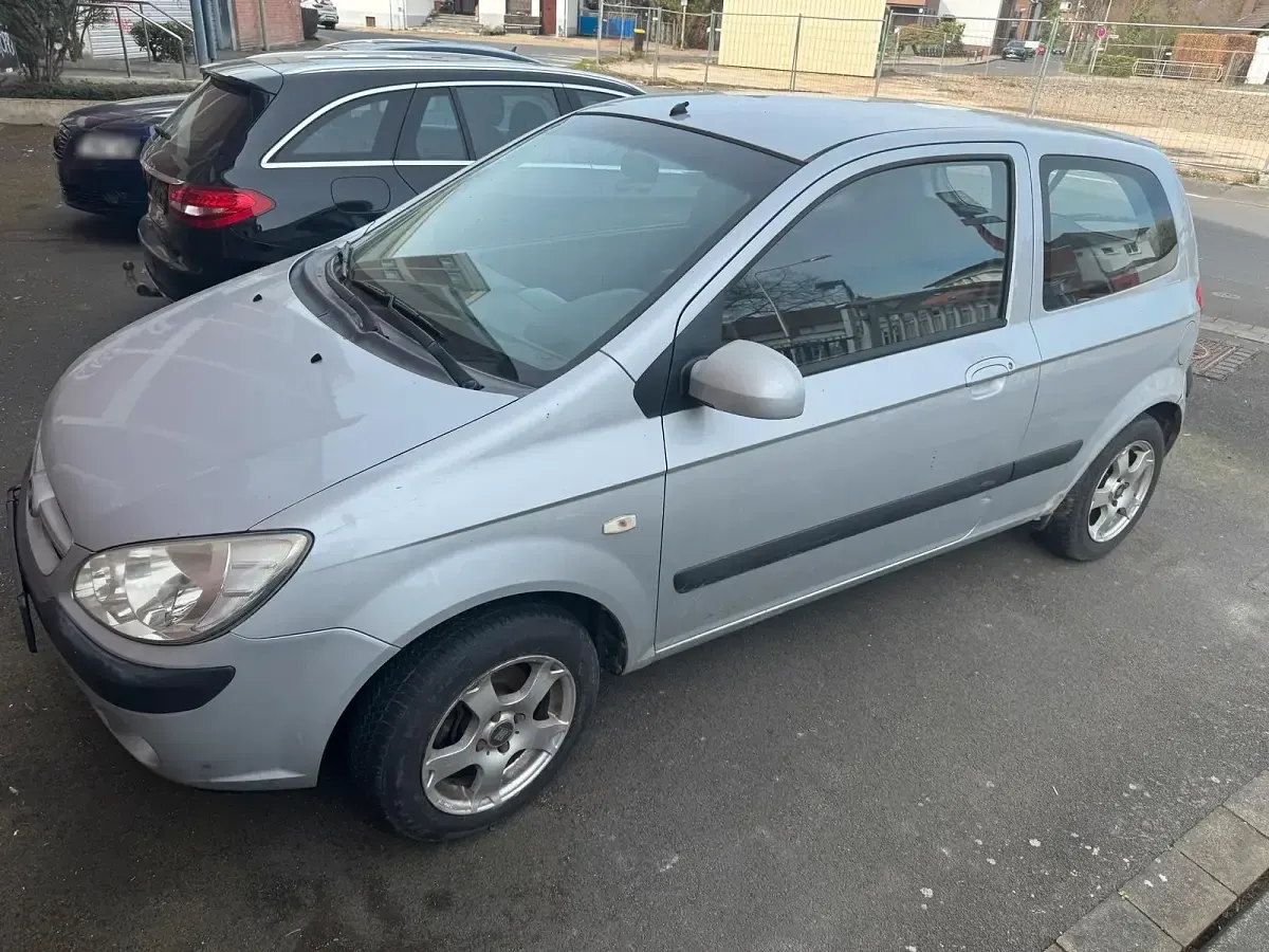 Second-hand Hyundai Getz 88 CP (64 kW) 2009 Argintiu Hatchback