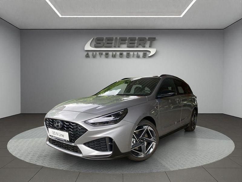 Shimmering silver Neu 2025 Hyundai i30 N Line Kombi | 30.450 € (Teuer) - Bild 1/4