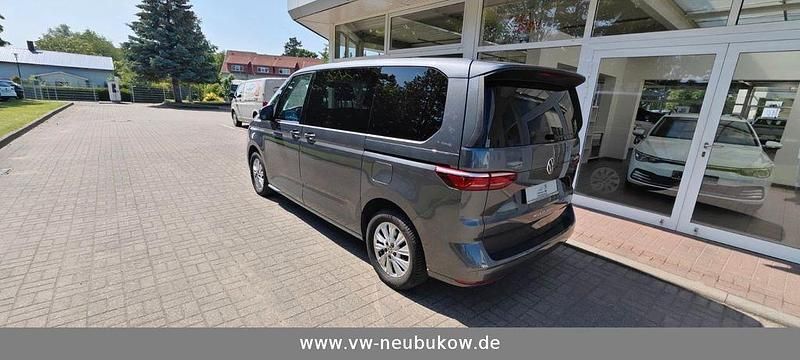 Gebraucht VW Multivan 136 PS (100 kW) 2023 Grau Van