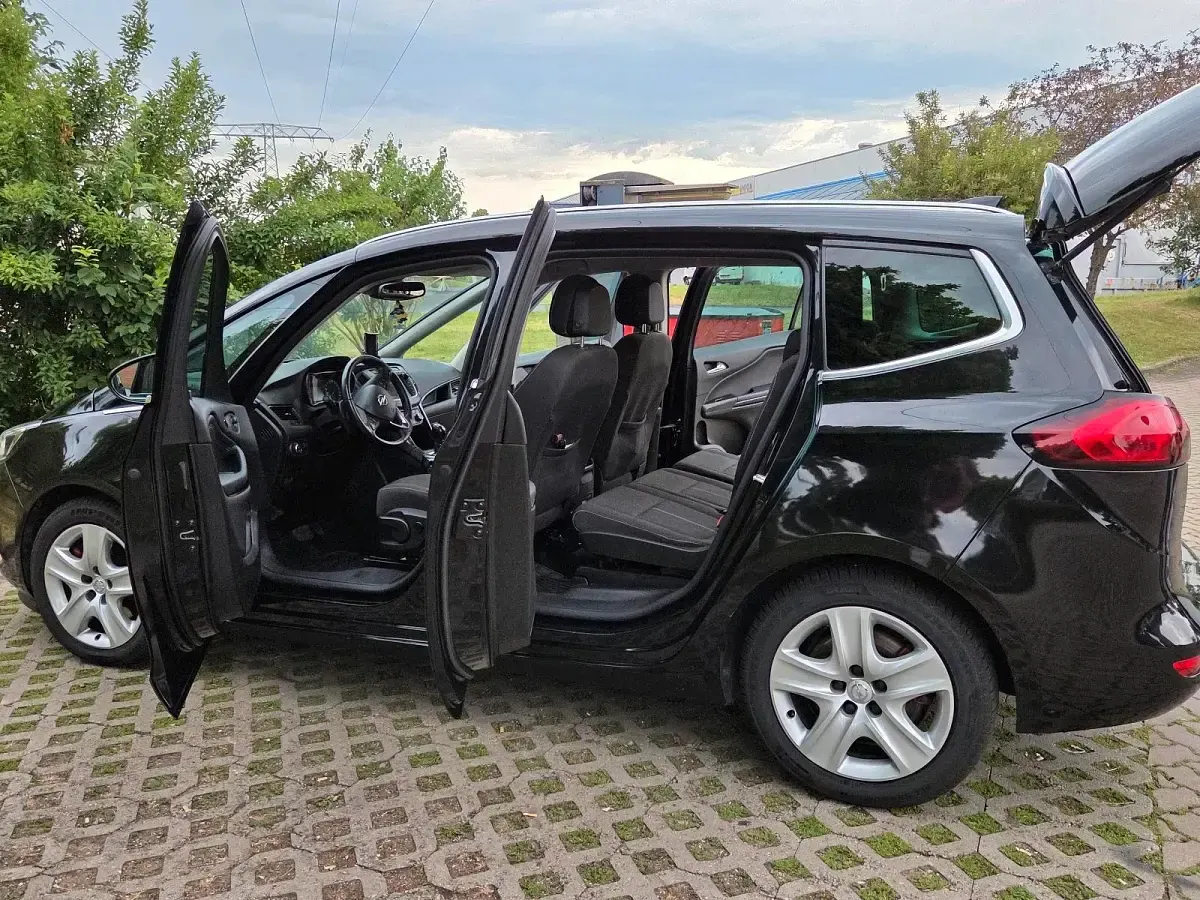 Gebraucht Opel Zafira Tourer 177 PS (130 kW) 2017 Schwarz Van / Kleinbus