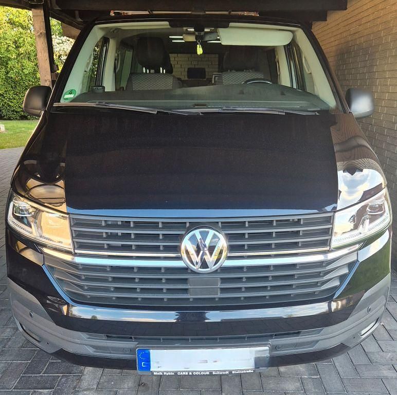 Second-hand VW Multivan 150 CP (110 kW) 2021 Negru Monovolum