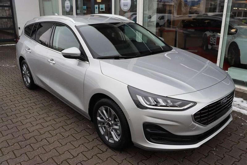 Neu Ford Focus Titanium 116 PS (85 kW) 2025 Moondust silver metallic Kombi