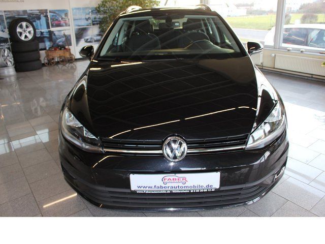 Gebraucht VW Golf VII 116 PS (85 kW) 2018 Schwarz metallic Kombi