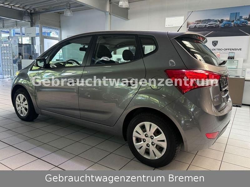 Gebraucht Hyundai ix20 Classic 90 PS (66 kW) 2011 Grau Kleinwagen