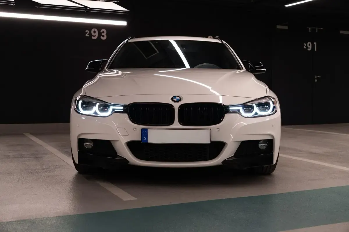 Używany BMW 320 M Performance 184 KM (135 kW) 2015 Biały Kombi