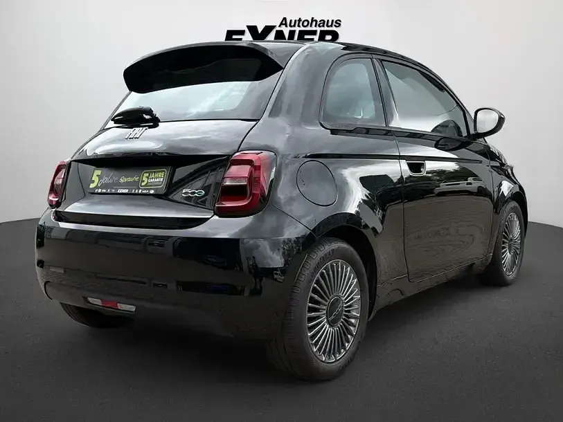 Gebraucht Fiat 500e Icon 86 kW (118 PS) 2021 Onyx schwarz Kleinwagen