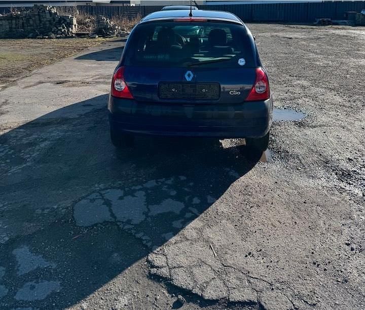 Gebraucht Renault Clio II 75 PS (55 kW) 2001 Blau Kleinwagen