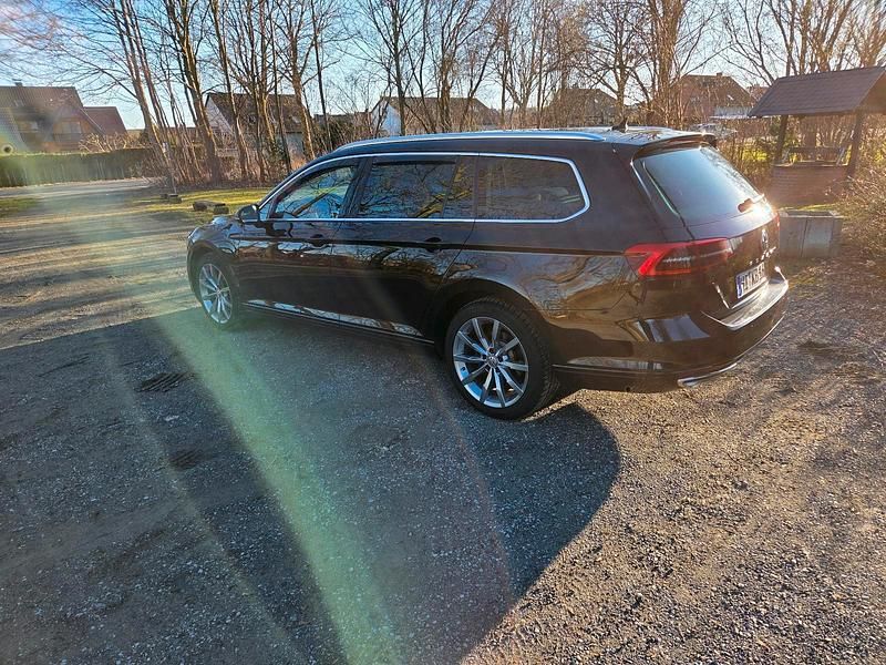 Gebraucht VW Passat 150 PS (110 kW) 2018 Schwarz Kombi