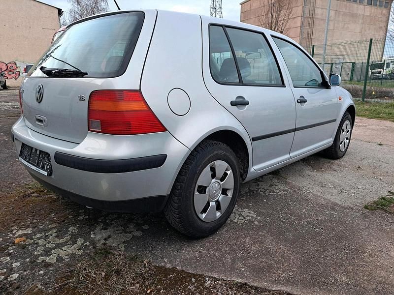 Gebraucht VW Golf IV 101 PS (74 kW) 1998 Silber Kleinwagen