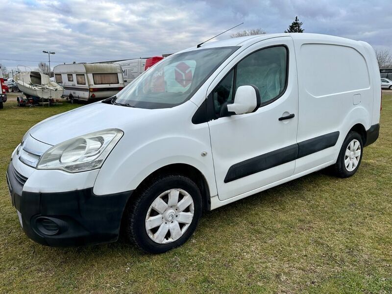 Weiß Gebraucht 2010 Citroën Berlingo Van / Kleinbus | 2.800 € (Fairer Preis) - Bild 1/4