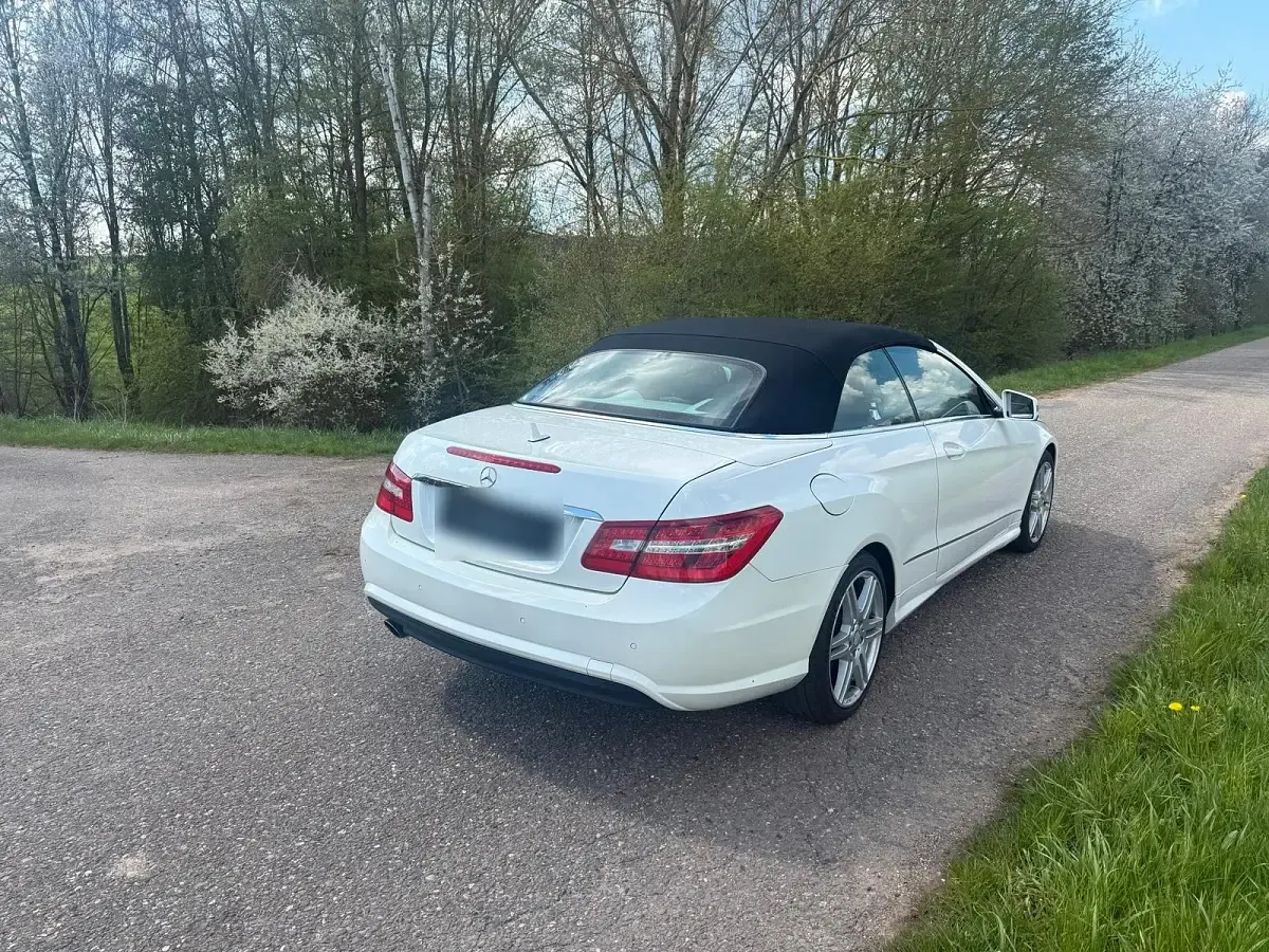 Gebraucht Mercedes E220 170 PS (125 kW) 2012 Weiß Cabrio