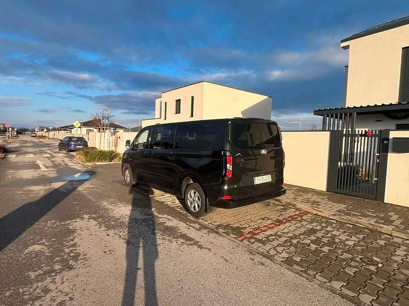 Gebraucht Ford Transit Custom 170 PS (125 kW) 2025 Schwarz Van / Kleinbus