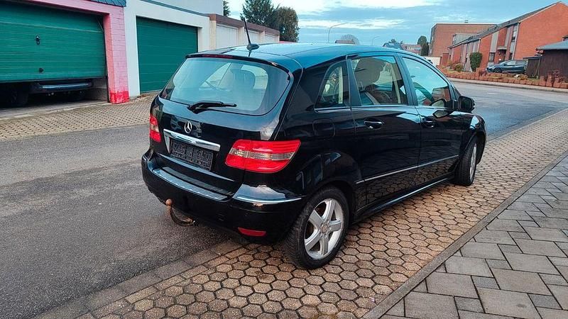 Gebraucht Mercedes B200 193 PS (141 kW) 2009 Schwarz Van / Kleinbus