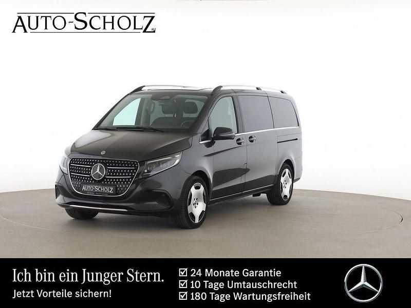 Grau Gebraucht 2024 Mercedes V220 Van / Kleinbus | 73.900 € - Bild 1/4