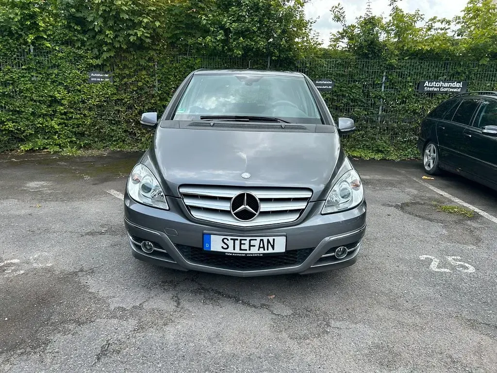 Gebraucht Mercedes B170 116 PS (85 kW) 2009 Mountaingrau  met. Van / Kleinbus