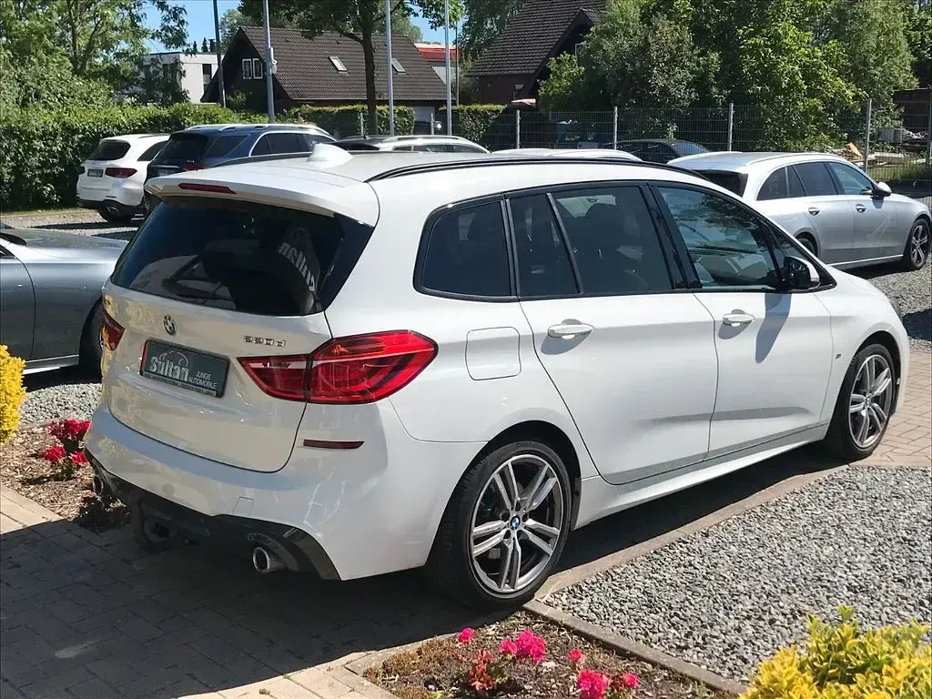 Gebraucht BMW 220 Gran Tourer M Sport 190 PS (139 kW) 2020 Weiß Van / Kleinbus