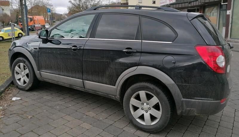 Schwarz Gebraucht 2011 Chevrolet Captiva SUV | 3.300 € (Superpreis) - Bild 1/4
