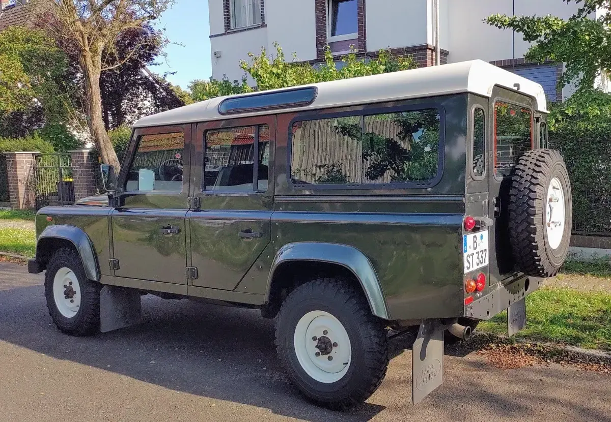 Gebraucht Land Rover Defender SE 122 PS (89 kW) 2008 Grün Kombi