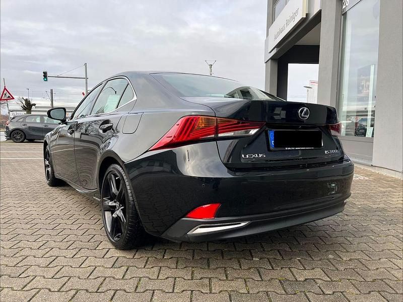 Gebraucht Lexus IS300h 223 PS (164 kW) 2019 Schwarz Limousine