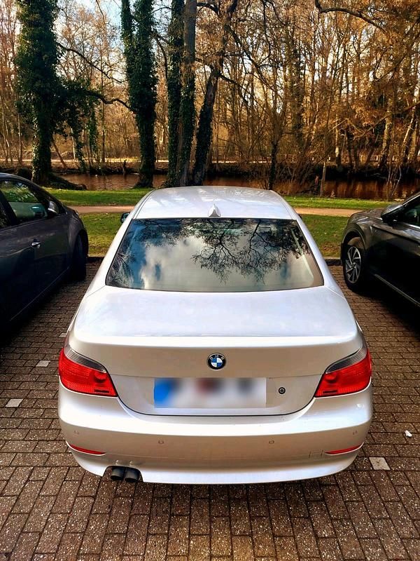 Usata BMW 520 170 CV (125 kW) 2004 Argento Berlina