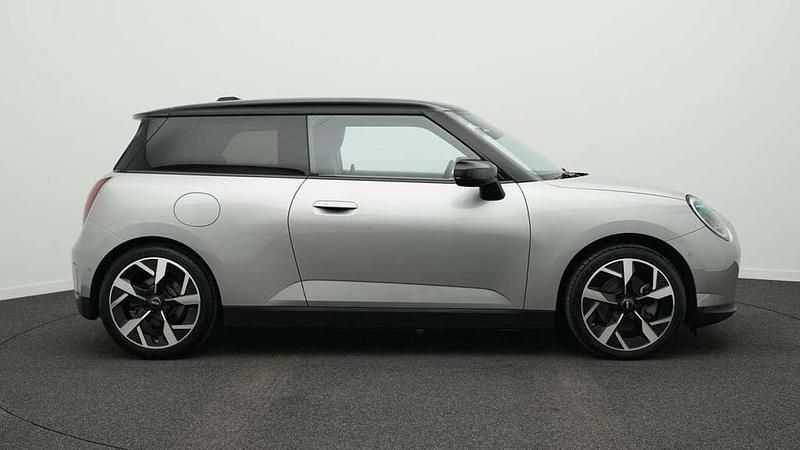 Gebraucht Mini Cooper Favoured 135 kW (184 PS) 2025 Grau Kleinwagen