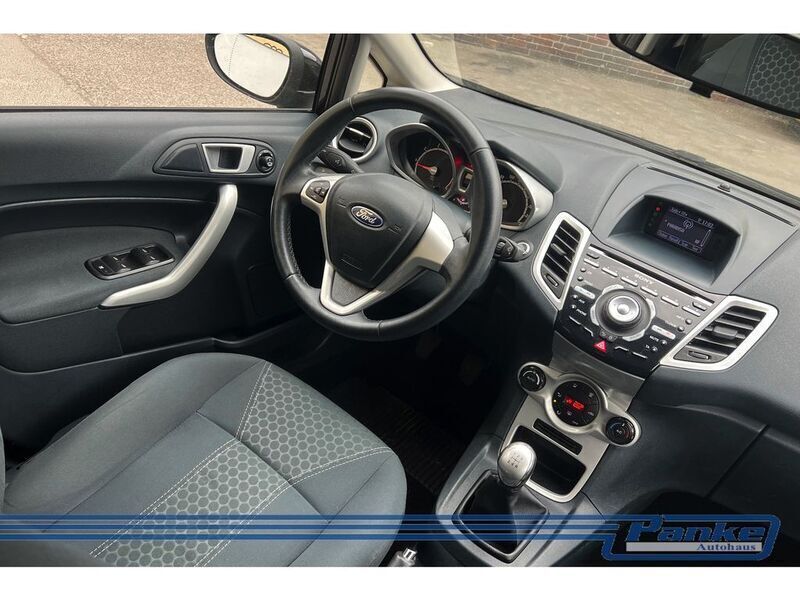 Gebraucht Ford Fiesta Titanium 92 PS (67 kW) 2012 Schwarz Kleinwagen