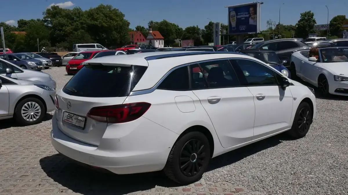 Gebraucht Opel Astra 145 PS (106 kW) 2020 Schneeweiss/summitwhite/arctic Kombi
