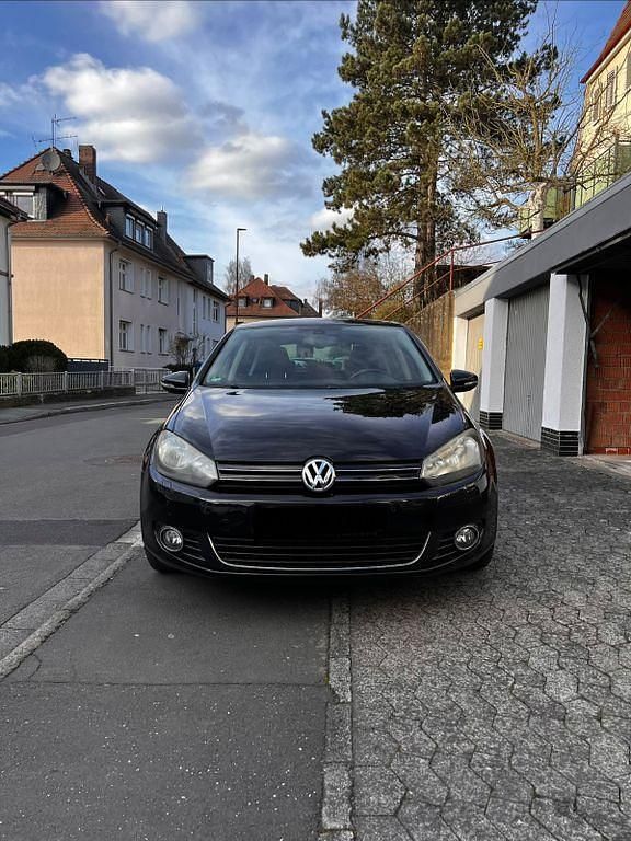 Gebraucht VW Golf VI Style 122 PS (89 kW) 2011 Schwarz Kleinwagen