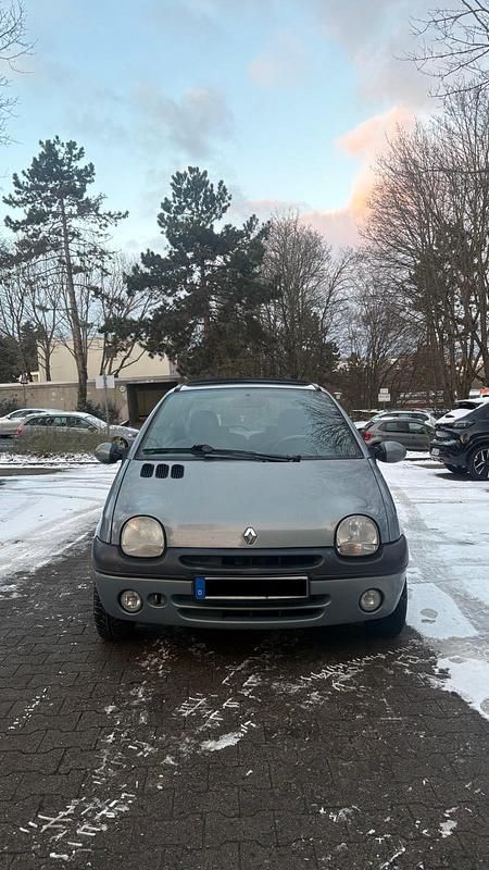 Blau Gebraucht 2002 Renault Twingo Kleinwagen | 900 € - Bild 1/4