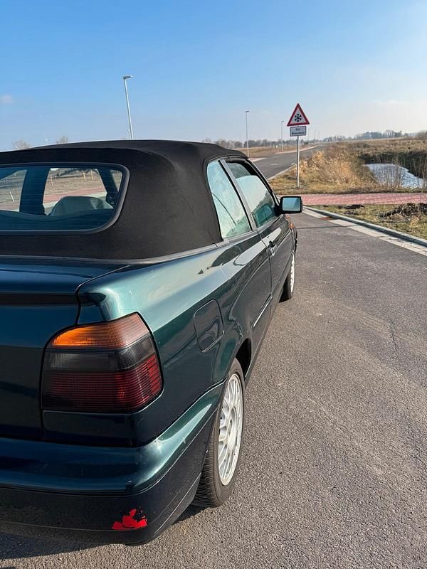 Gebraucht VW Golf Cabriolet 100 PS (73 kW) 1997 Grün Cabrio