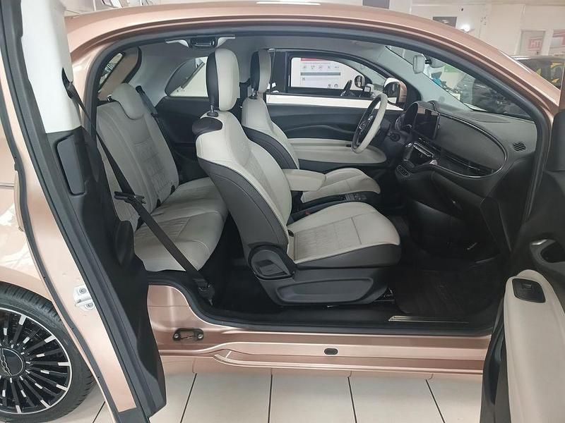 Gold Gebraucht 2021 Fiat 500e La Prima Limousine | 18.270 € (Fairer Preis) - Bild 1/3