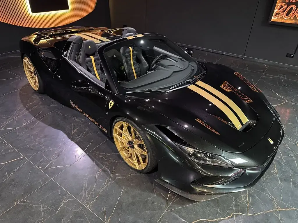 Second-hand Ferrari F8 721 CP (530 kW) 2023 Negru Cabrio