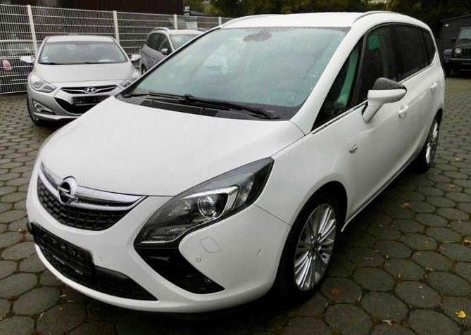 Weiß Gebraucht 2015 Opel Zafira Tourer Edition Van / Kleinbus | 8.500 € (Fairer Preis) - Bild 1/4